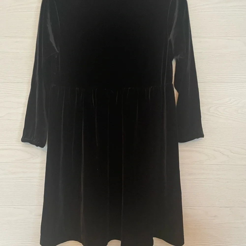 Girls Gap Black. Velour Holiday Dress Size Medium